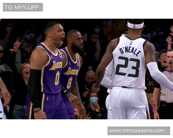 多诺万米切尔引领球队崛起展现超凡实力与领袖魅力